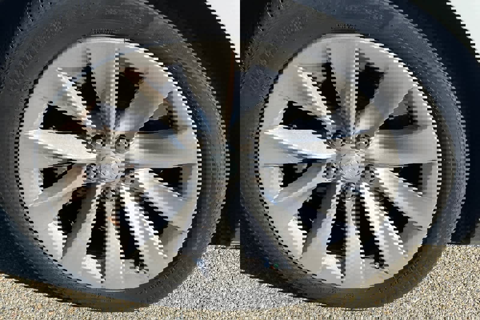 Used 2016 Tesla Model S 70 RWD image 17