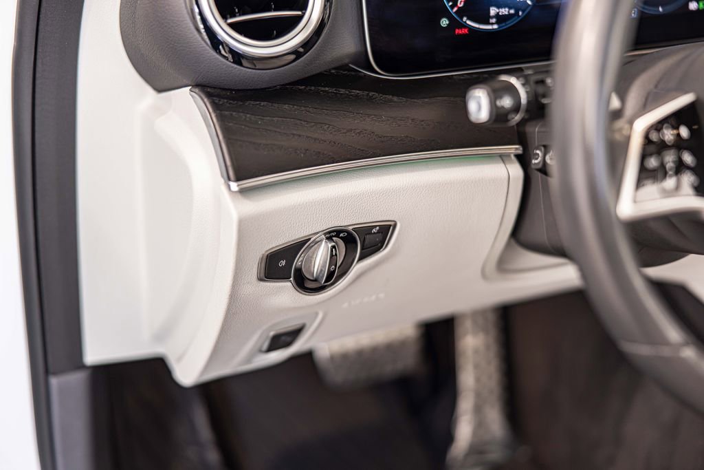 Used 2022 Mercedes-Benz E 450 4MATIC All-Terrain Wagon image 19