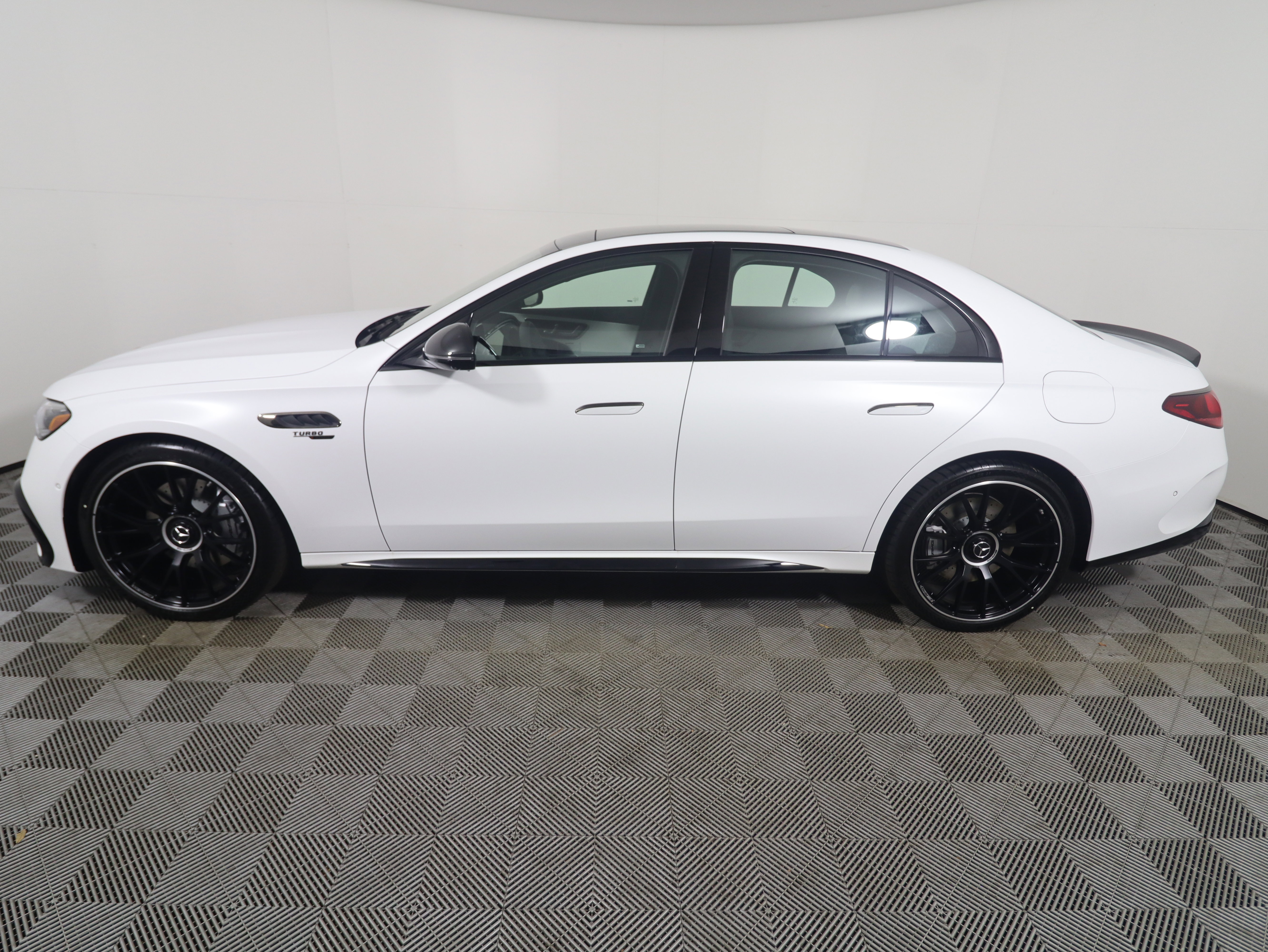 New 2026 Mercedes-Benz E 53 AMG e 4MATIC Sedan image 2