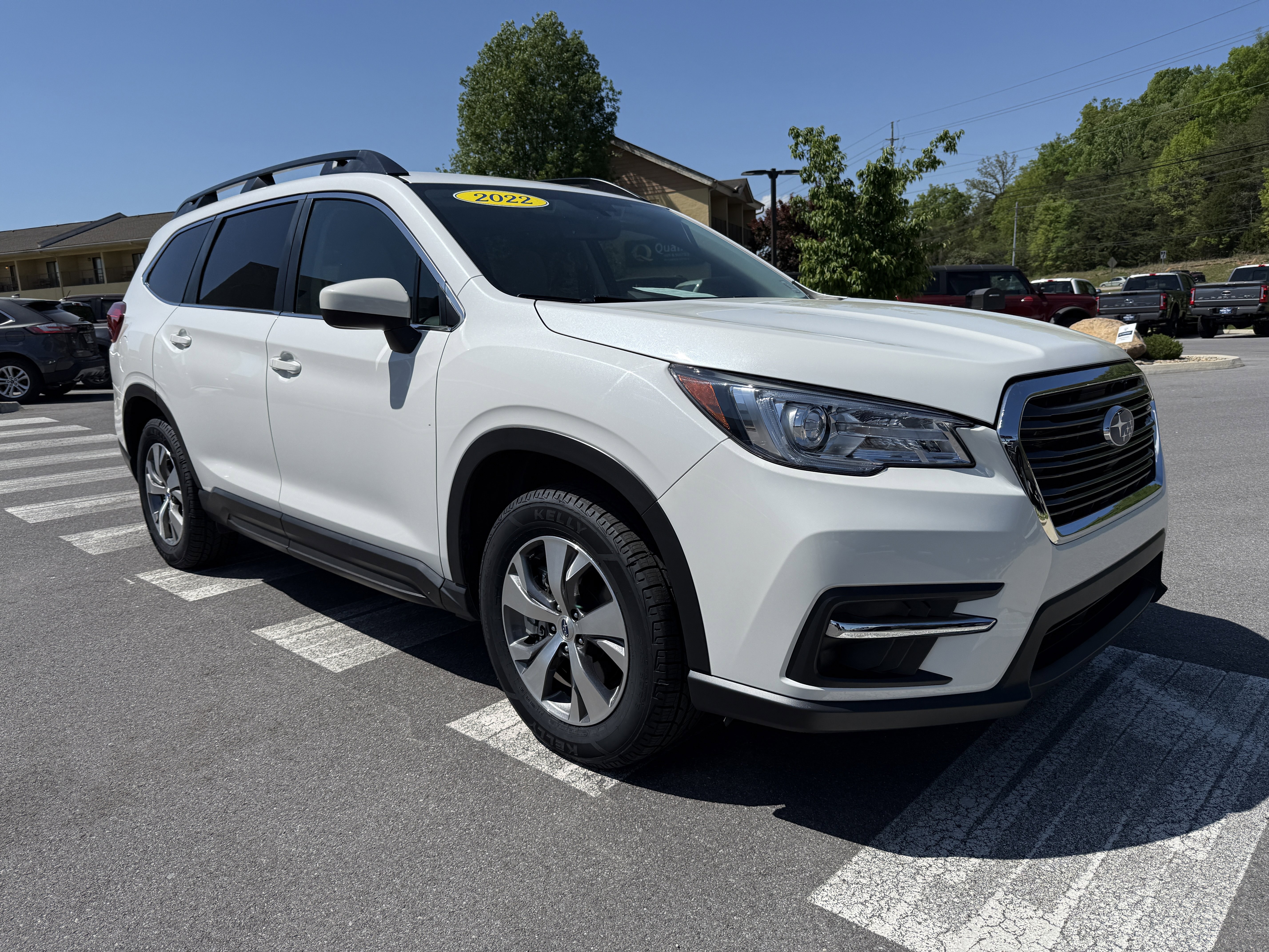 Used 2022 Subaru Ascent Premium w/ Convenience Package AWD/4WD image 3