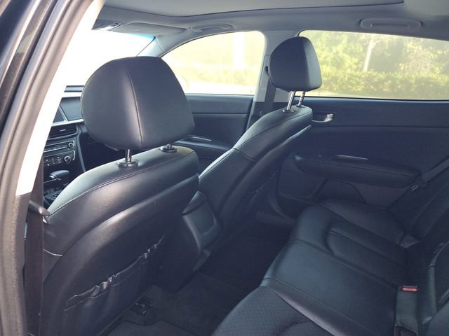 Used 2020 Kia Optima SE image 9