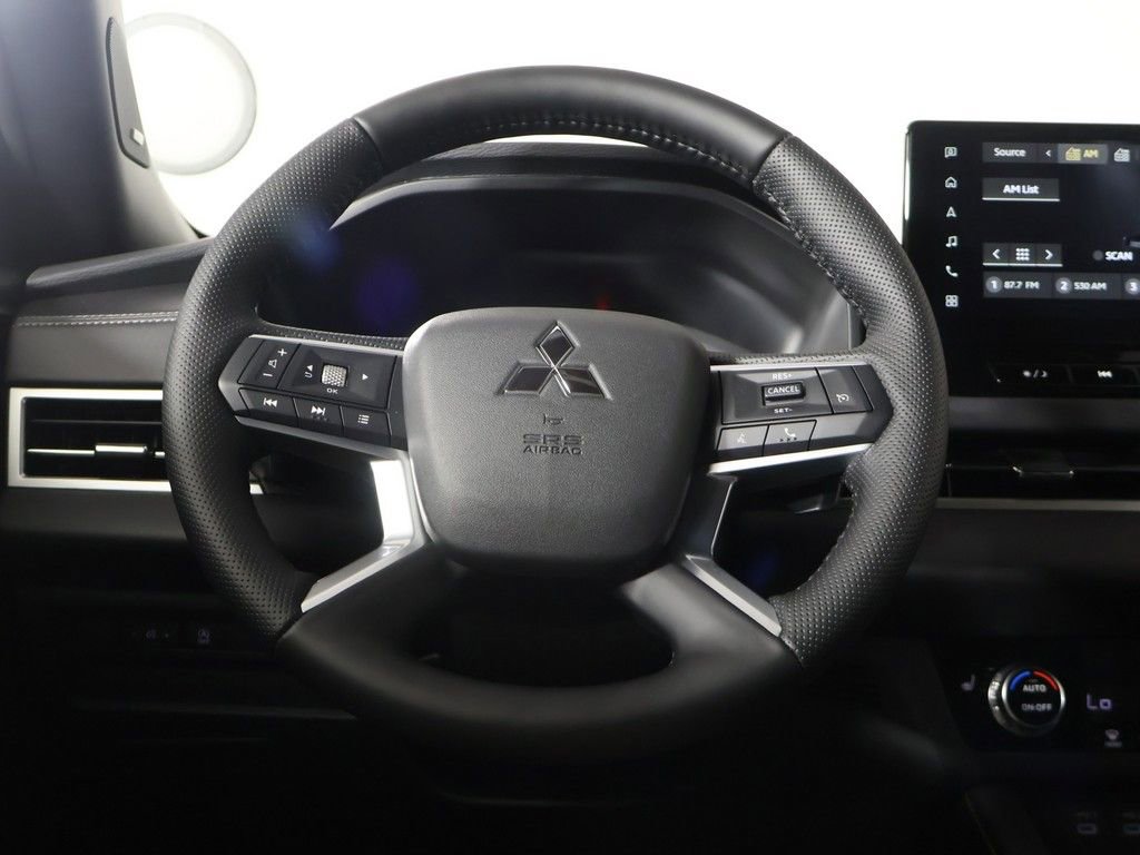 New 2026 Mitsubishi Outlander LE AWD/4WD image 38