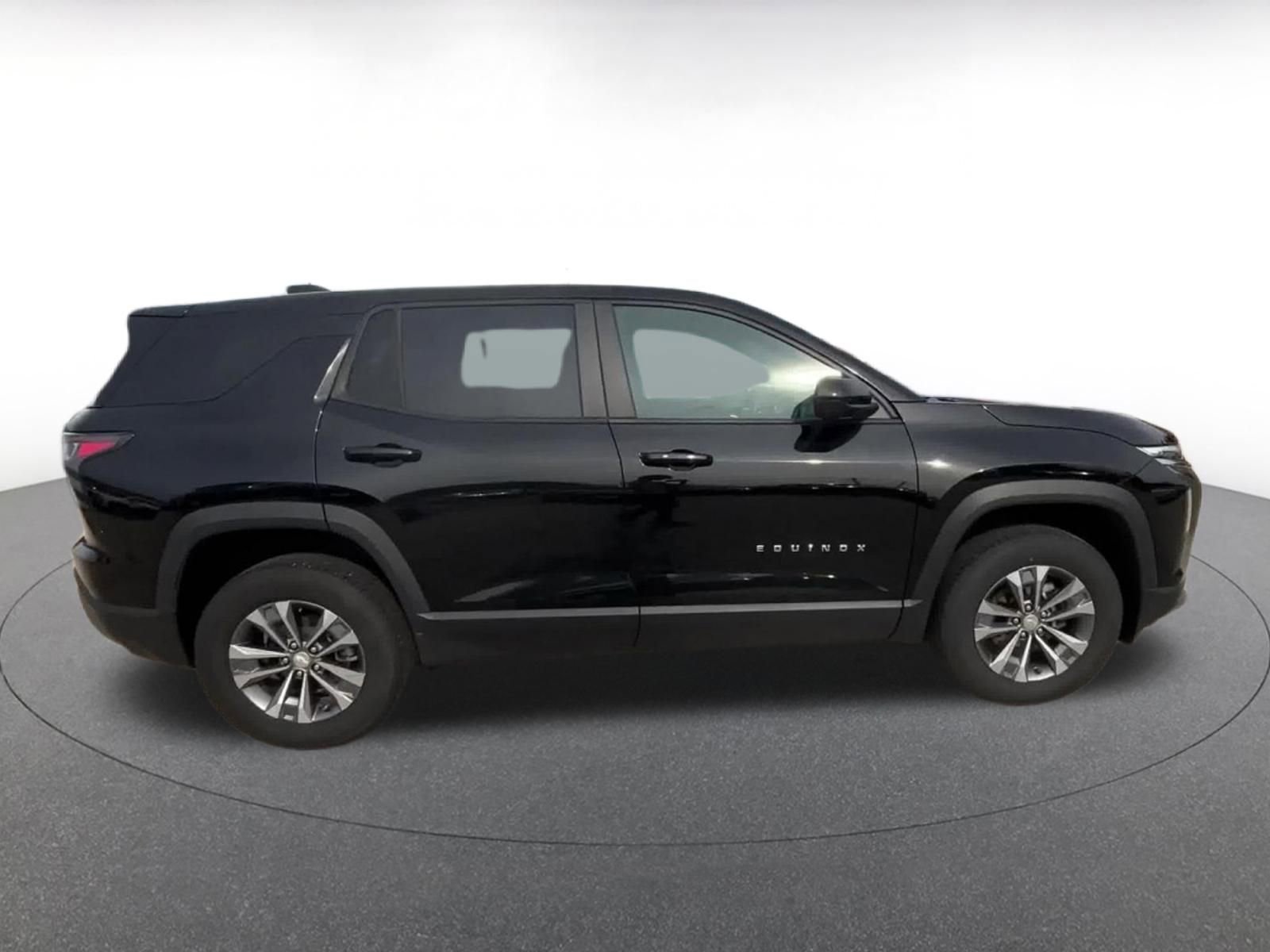 Used 2025 Chevrolet Equinox LT FWD image 16