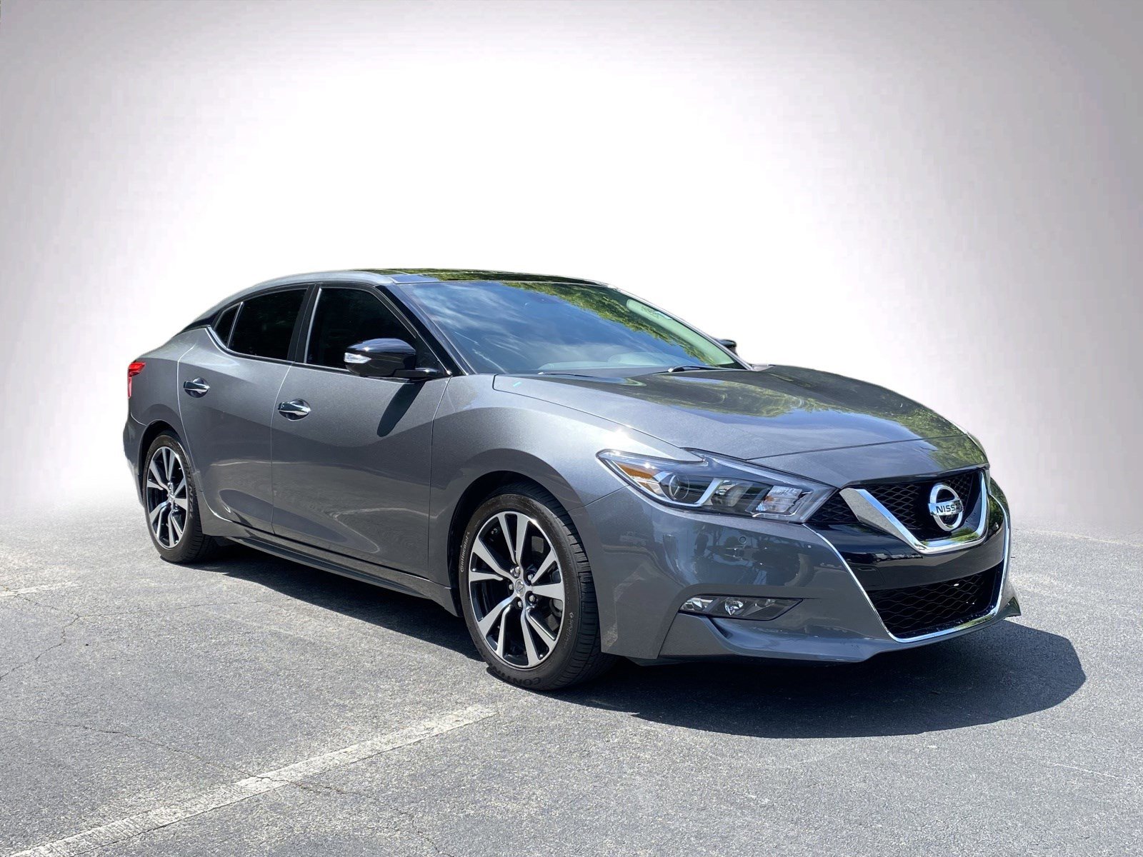 Used 2018 Nissan Maxima Platinum FWD image 2