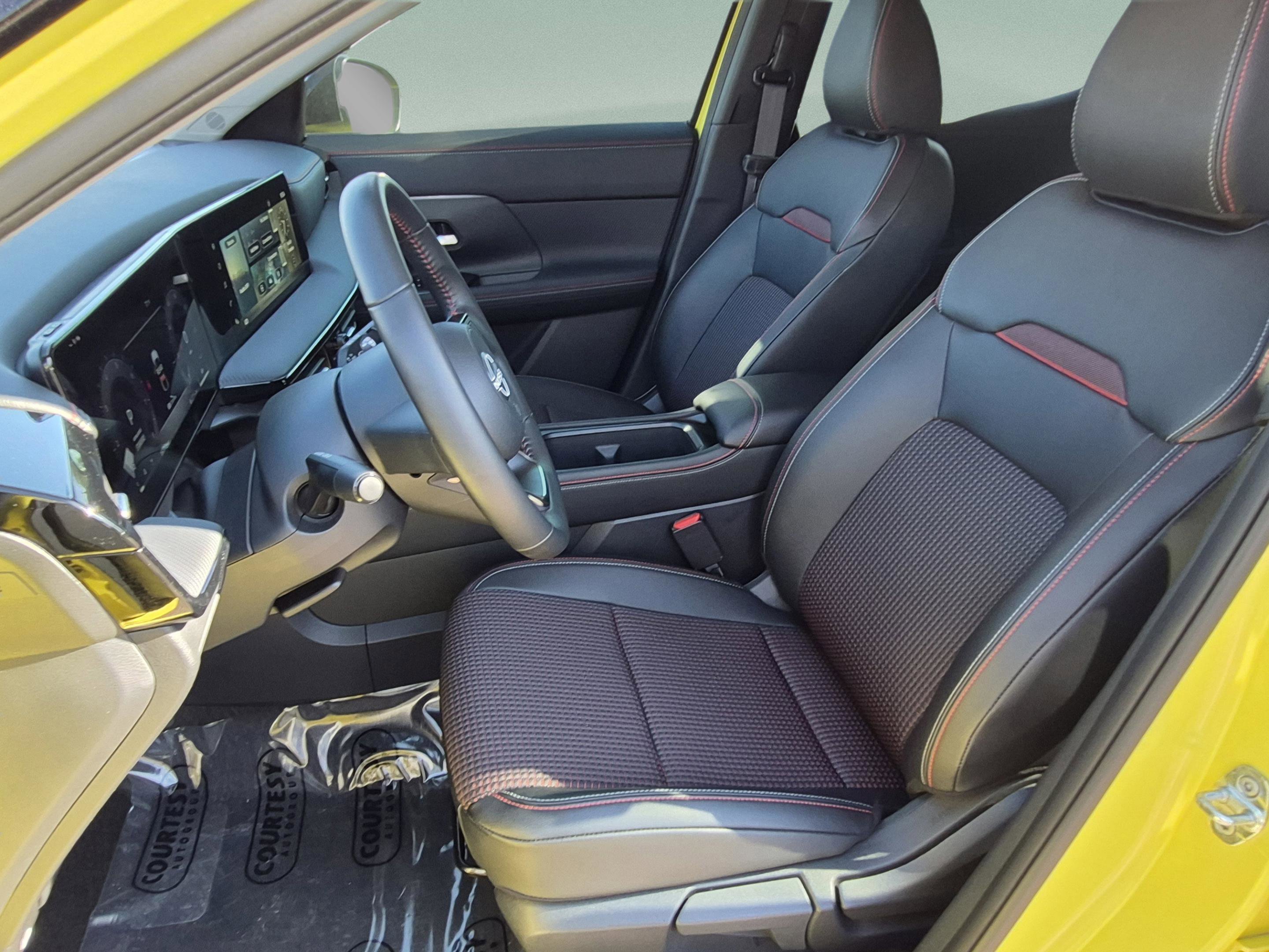Certified 2025 Nissan Kicks SR FWD image 20