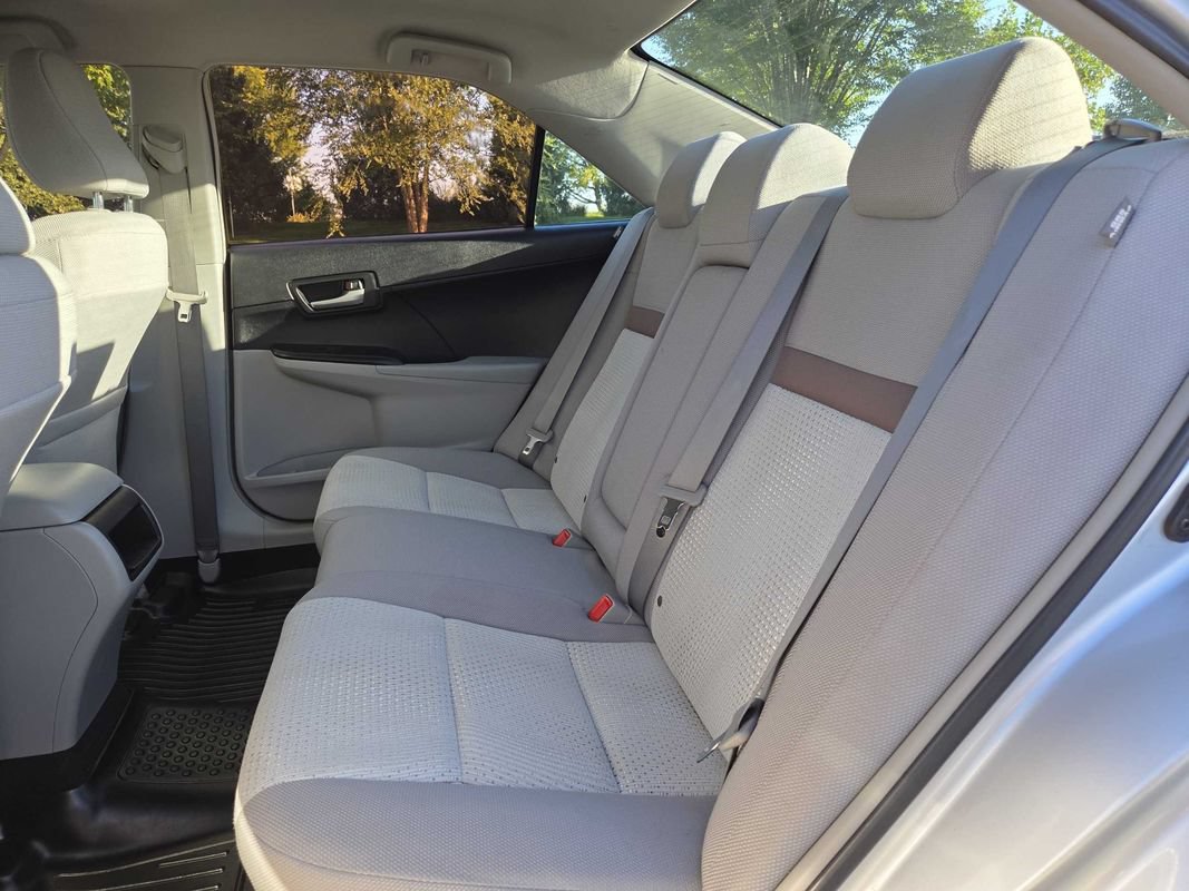 Used 2014 Toyota Camry LE FWD image 11