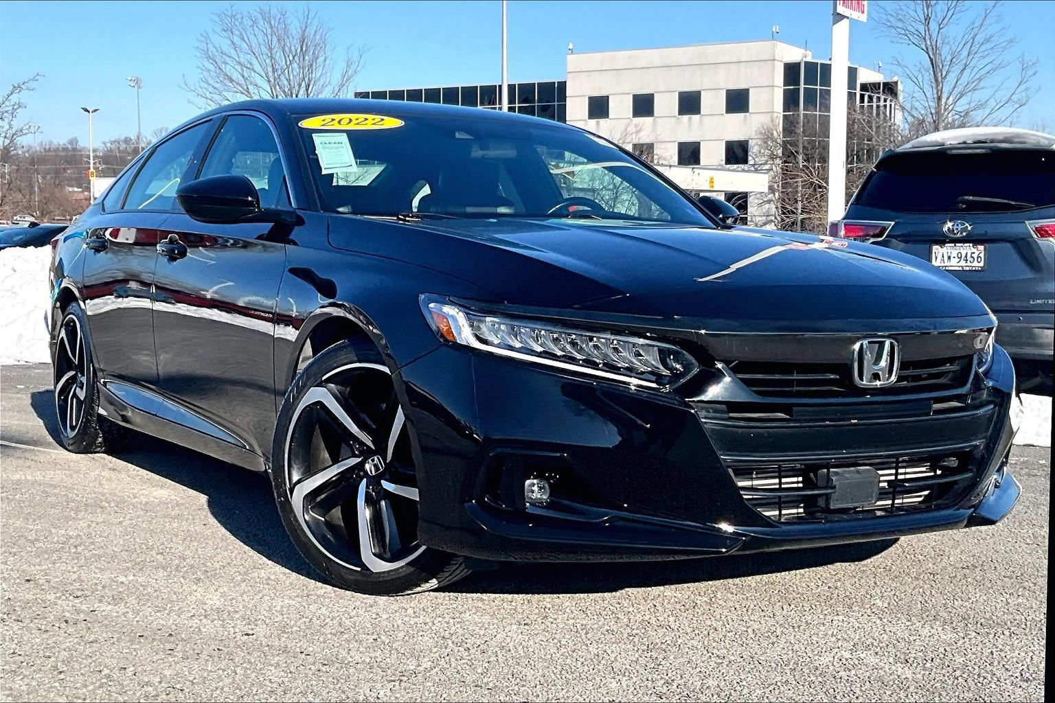 Used 2022 Honda Accord Sport image 2