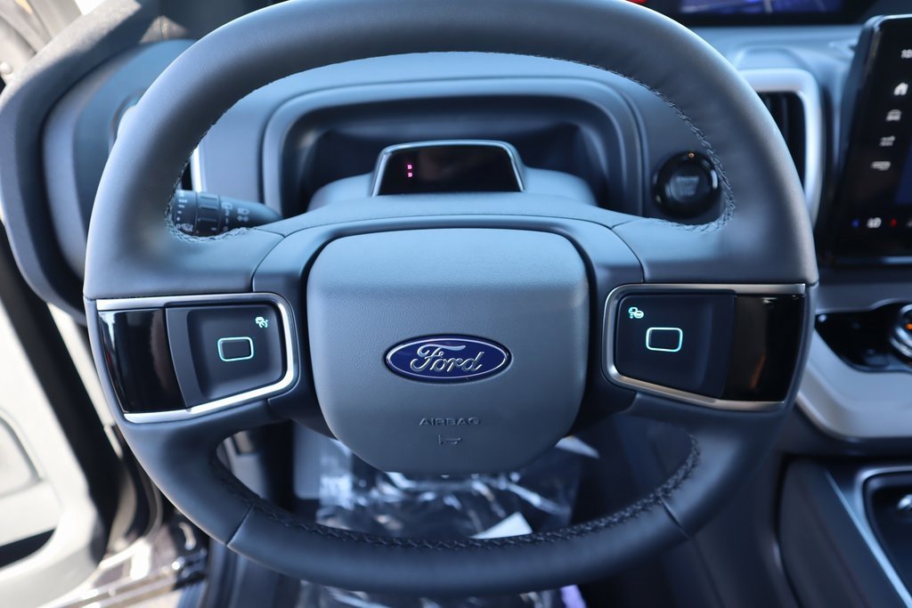 New 2025 Ford Expedition Active image 3