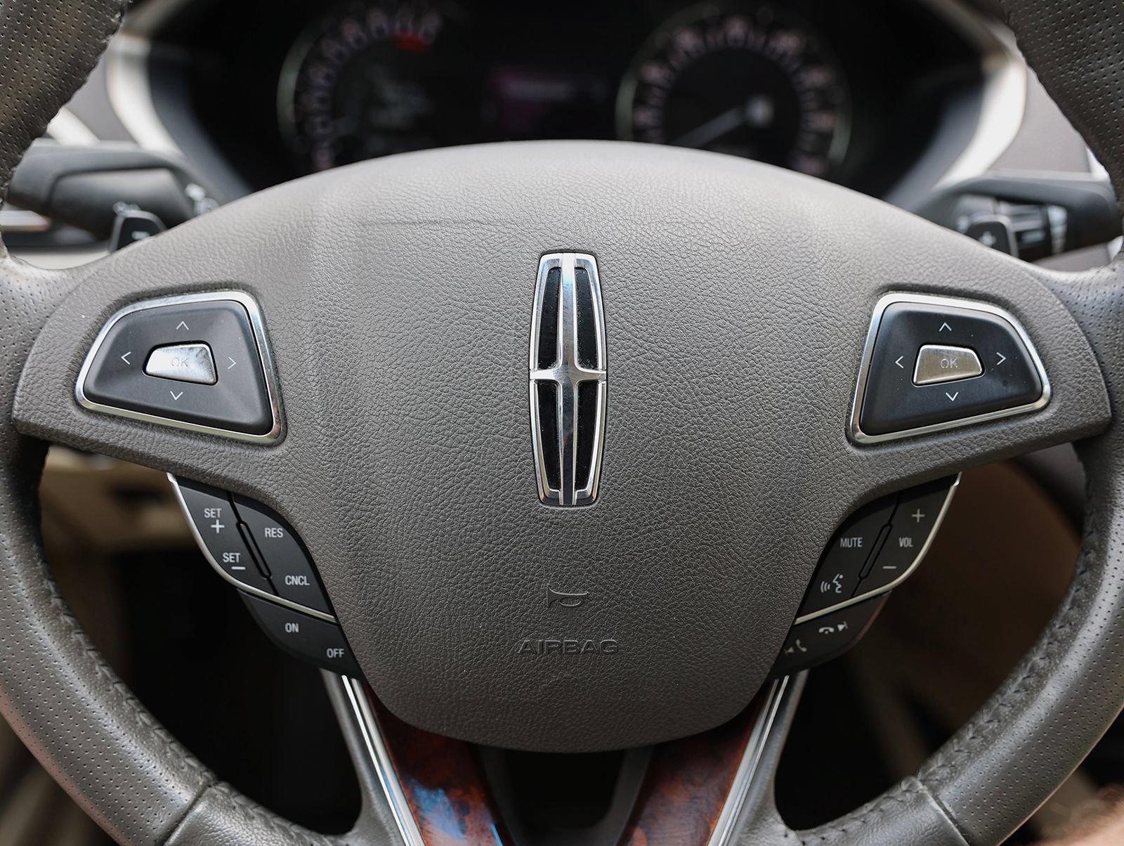 Used 2014 Lincoln MKZ AWD w/ Equipment Group 102A Reserve image 32