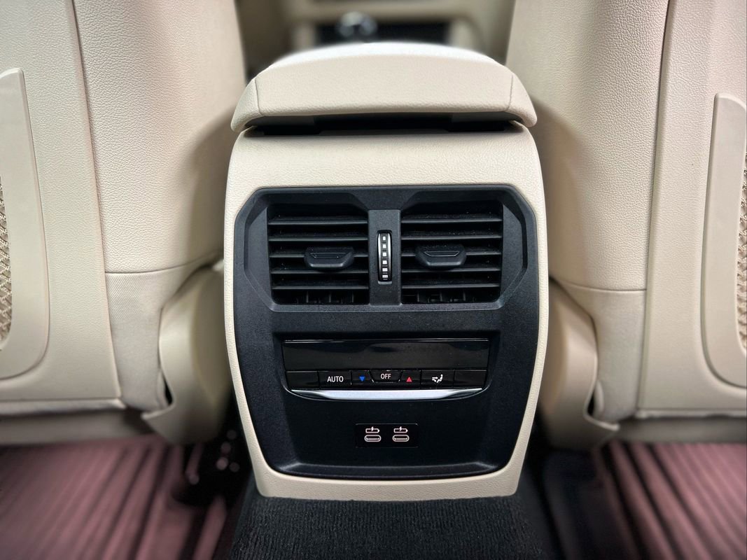 Used 2021 BMW 330i xDrive Sedan w/ Convenience Package image 41