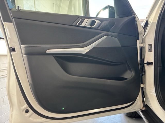 Used 2019 BMW X5 xDrive40i w/ Convenience Package AWD/4WD image 10