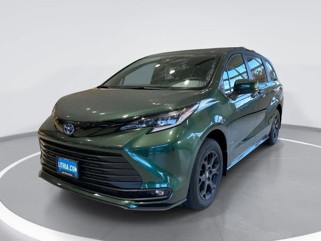 Certified 2025 Toyota Sienna XLE Woodland Edition AWD/4WD image 1