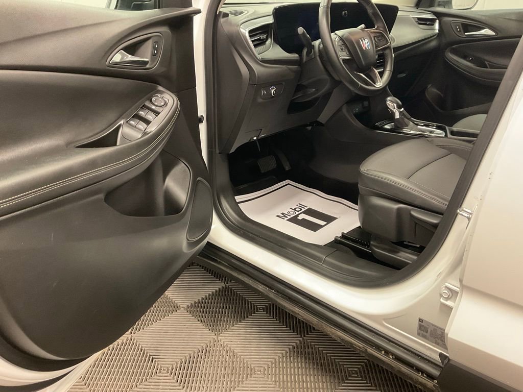 Used 2024 Buick Encore GX Preferred image 14