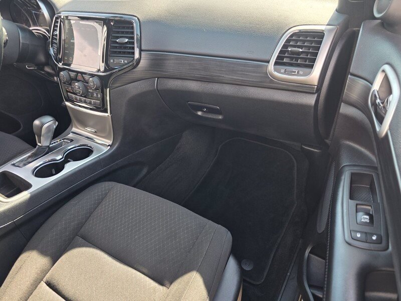 Certified 2022 Jeep Grand Cherokee Laredo E RWD image 18