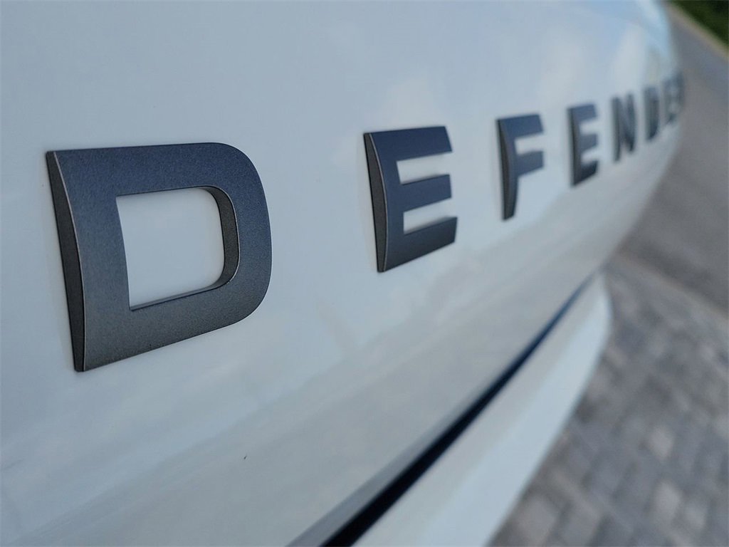 New 2026 Land Rover Defender 110 S image 9