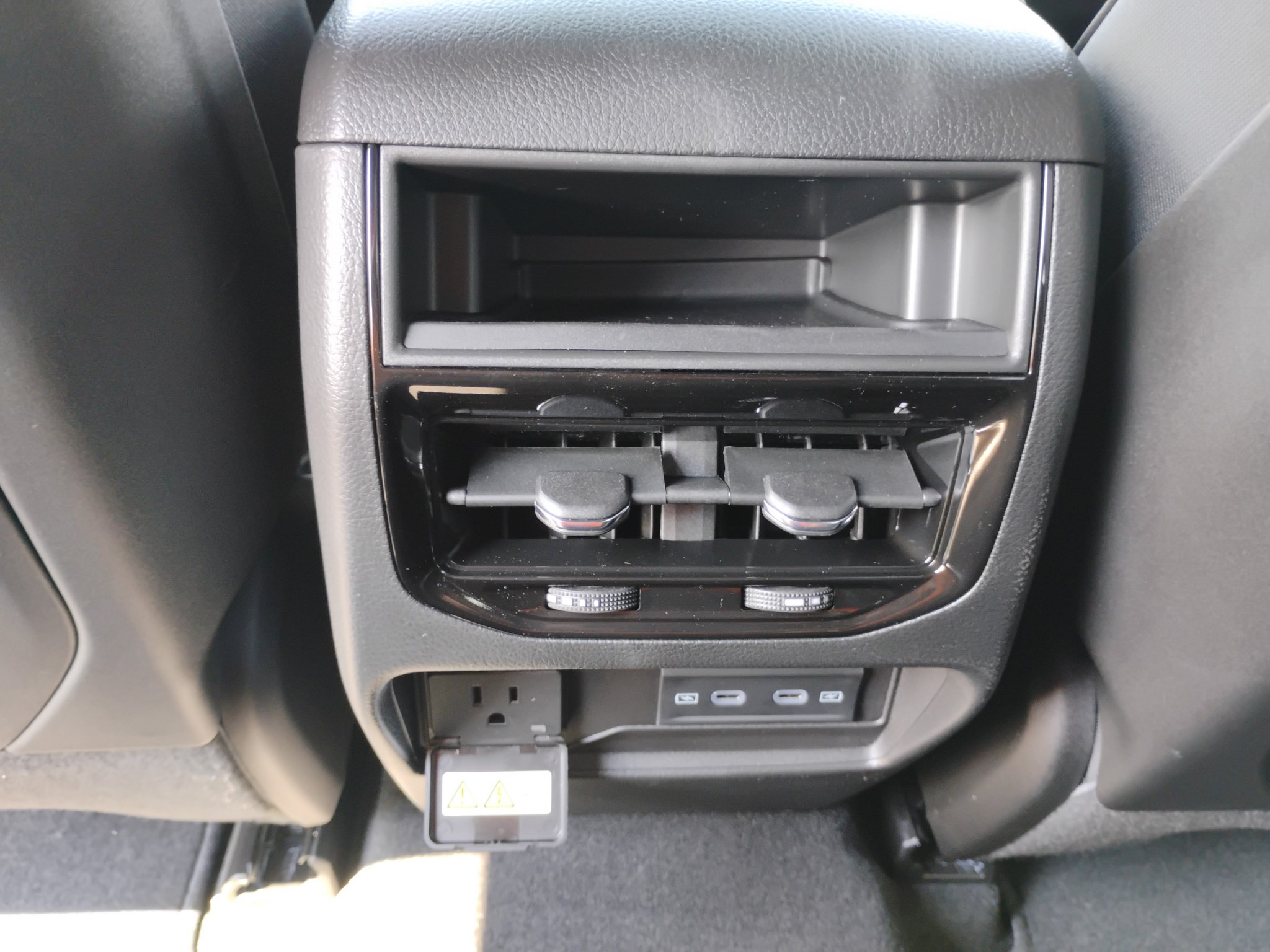 New 2027 Jeep Grand Cherokee Altitude AWD/4WD image 17