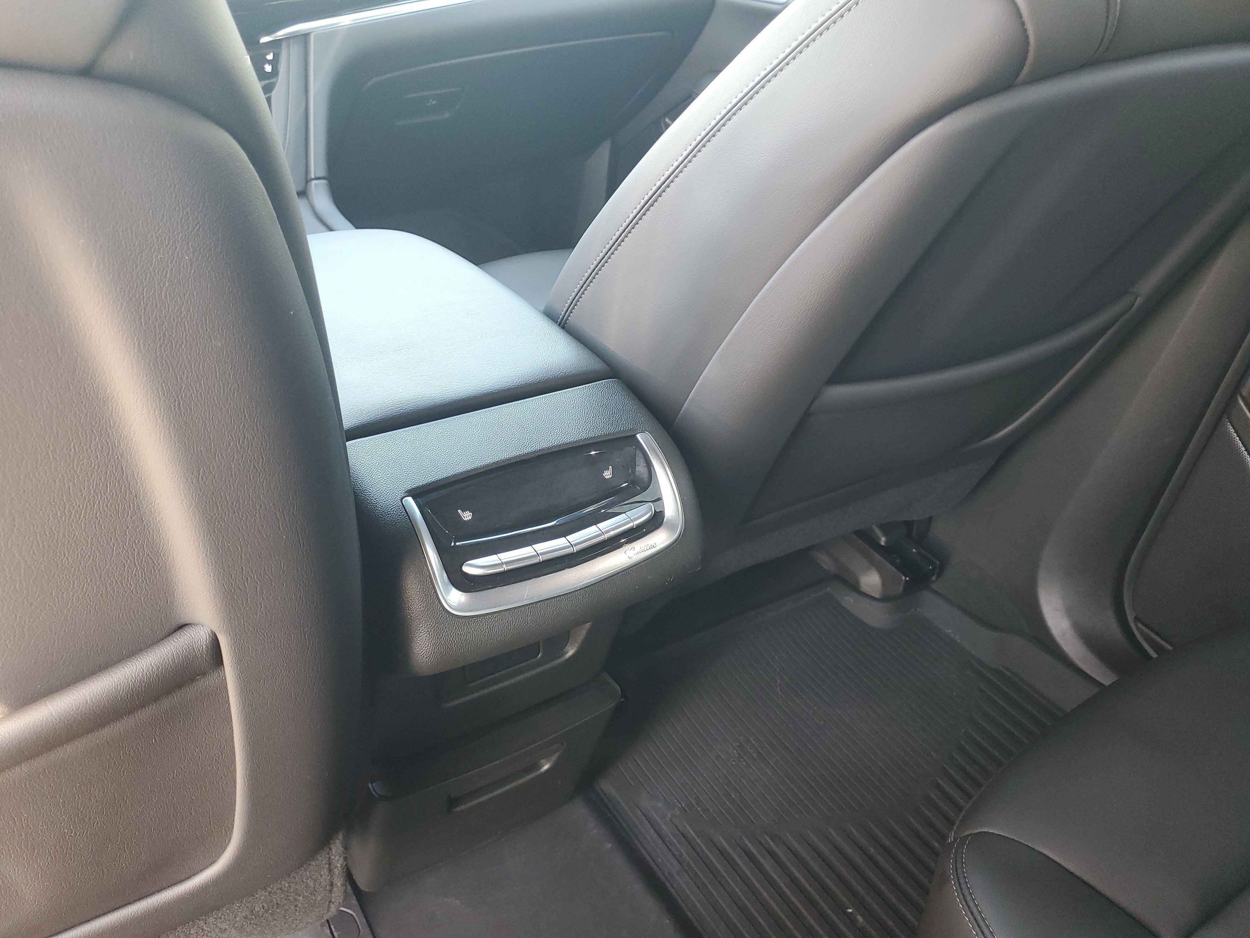 Used 2025 Cadillac XT6 Sport w/ LPO, Red Accent Package AWD/4WD image 15