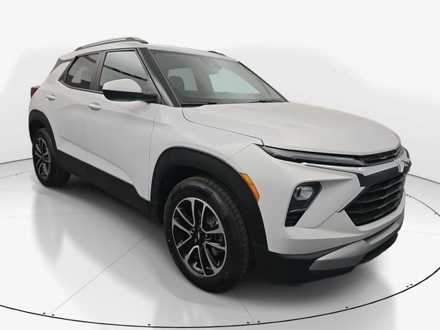 Used 2025 Chevrolet TrailBlazer LT image 2