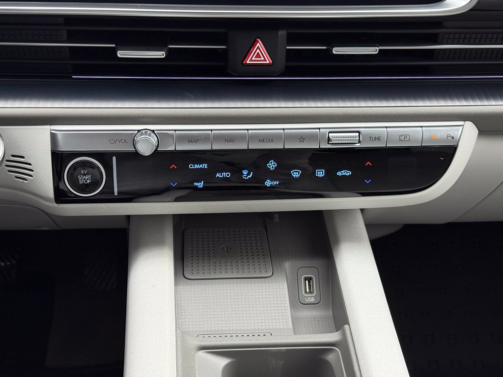 Used 2023 Hyundai Ioniq 6 Limited RWD image 19