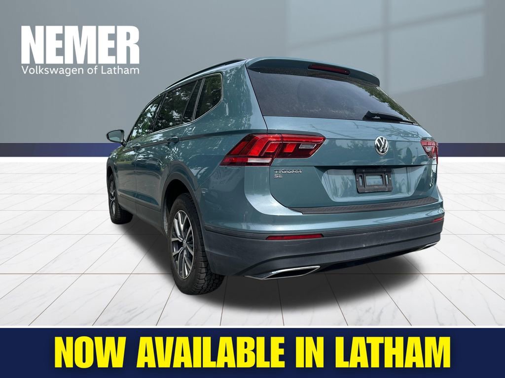 Used 2019 Volkswagen Tiguan SE w/ Panoramic Sunroof Package FWD image 2
