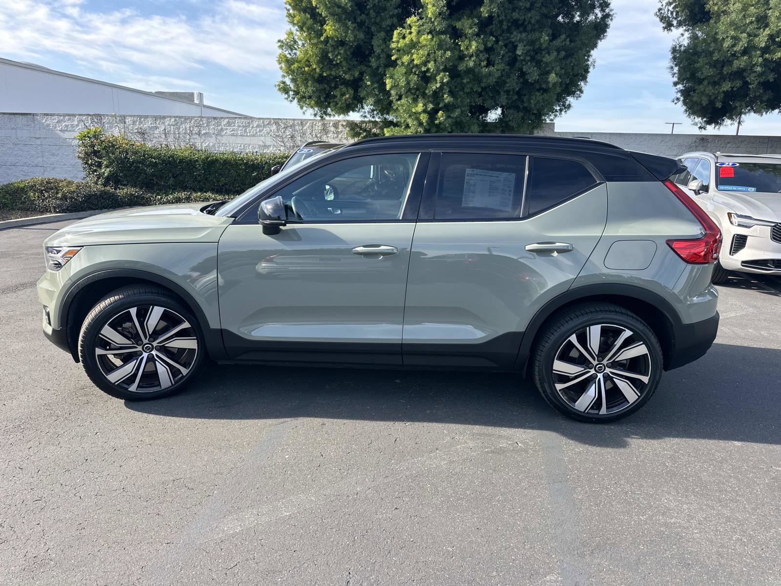Certified 2021 Volvo XC40 P8 Recharge w/ Advanced Package image 7