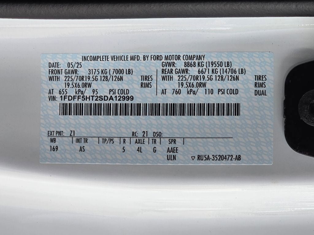 New 2025 Ford F550 4x4 Regular Cab Super Duty image 28