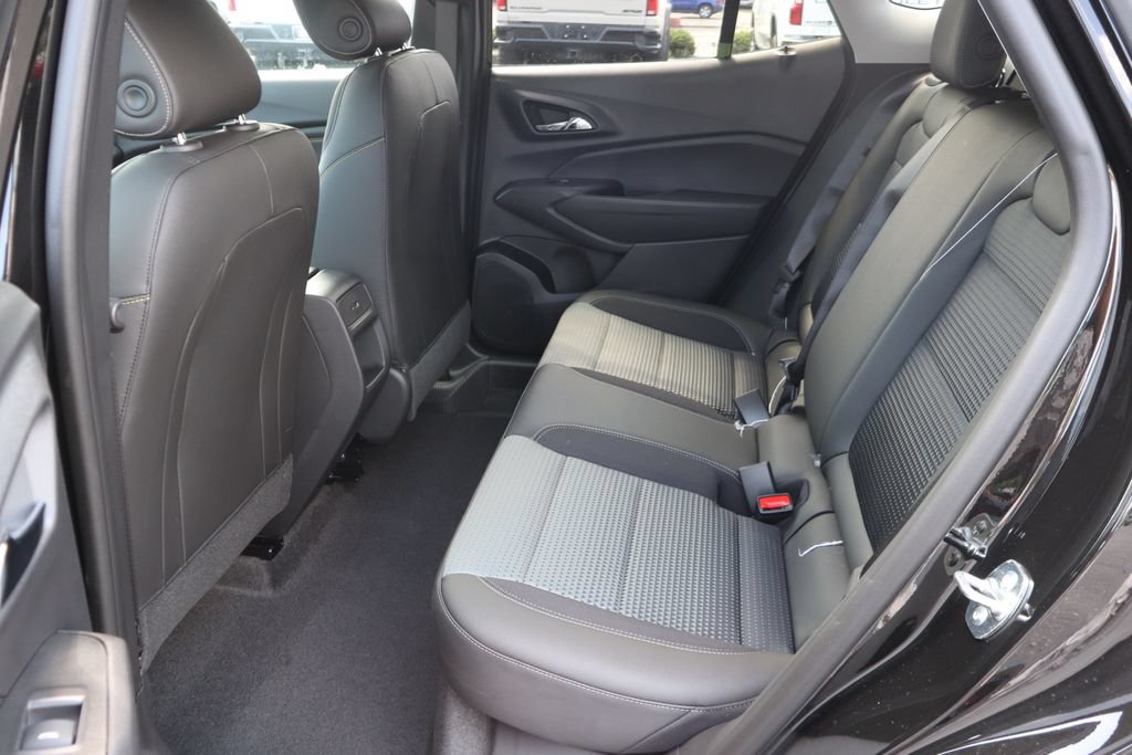 New 2026 Chevrolet Trax LT w/ LT Convenience Package FWD image 19