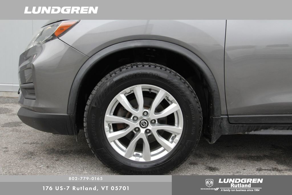 Used 2020 Nissan Rogue SV image 41