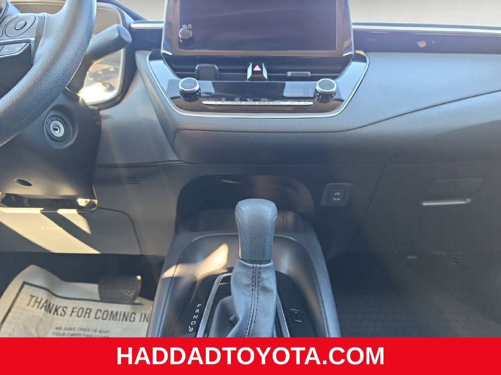 Used 2025 Toyota Corolla LE FWD image 12