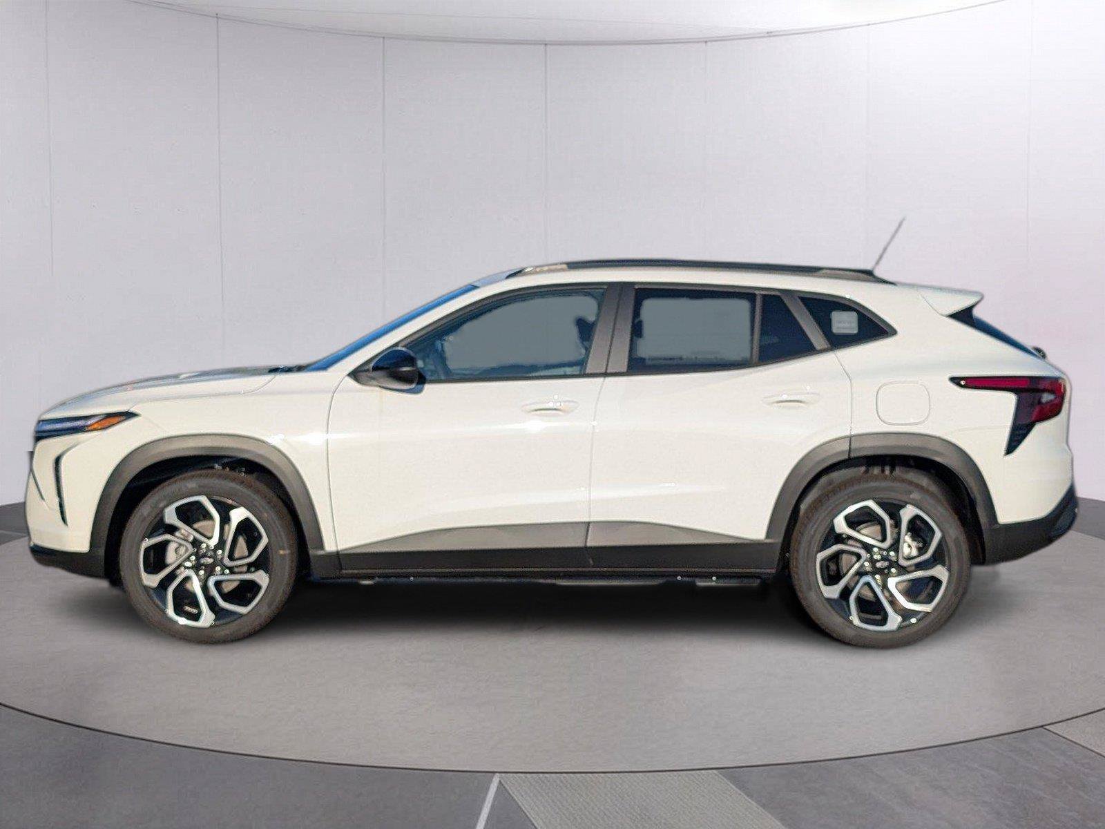 New 2026 Chevrolet Trax RS w/ Driver Confidence Package FWD image 2
