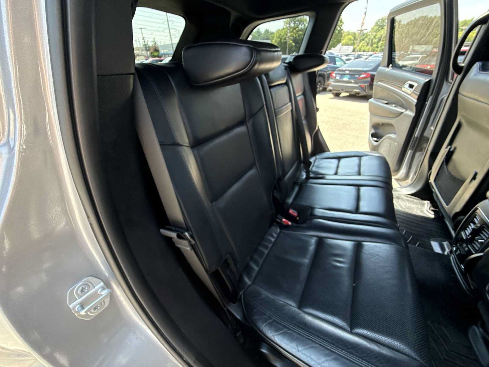 Used 2018 Jeep Grand Cherokee Overland AWD/4WD image 27