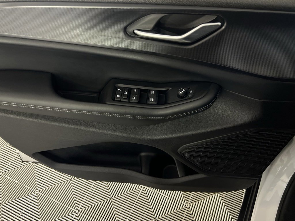 Certified 2024 Jeep Grand Cherokee L Laredo w/ Luxury Tech Group I image 24