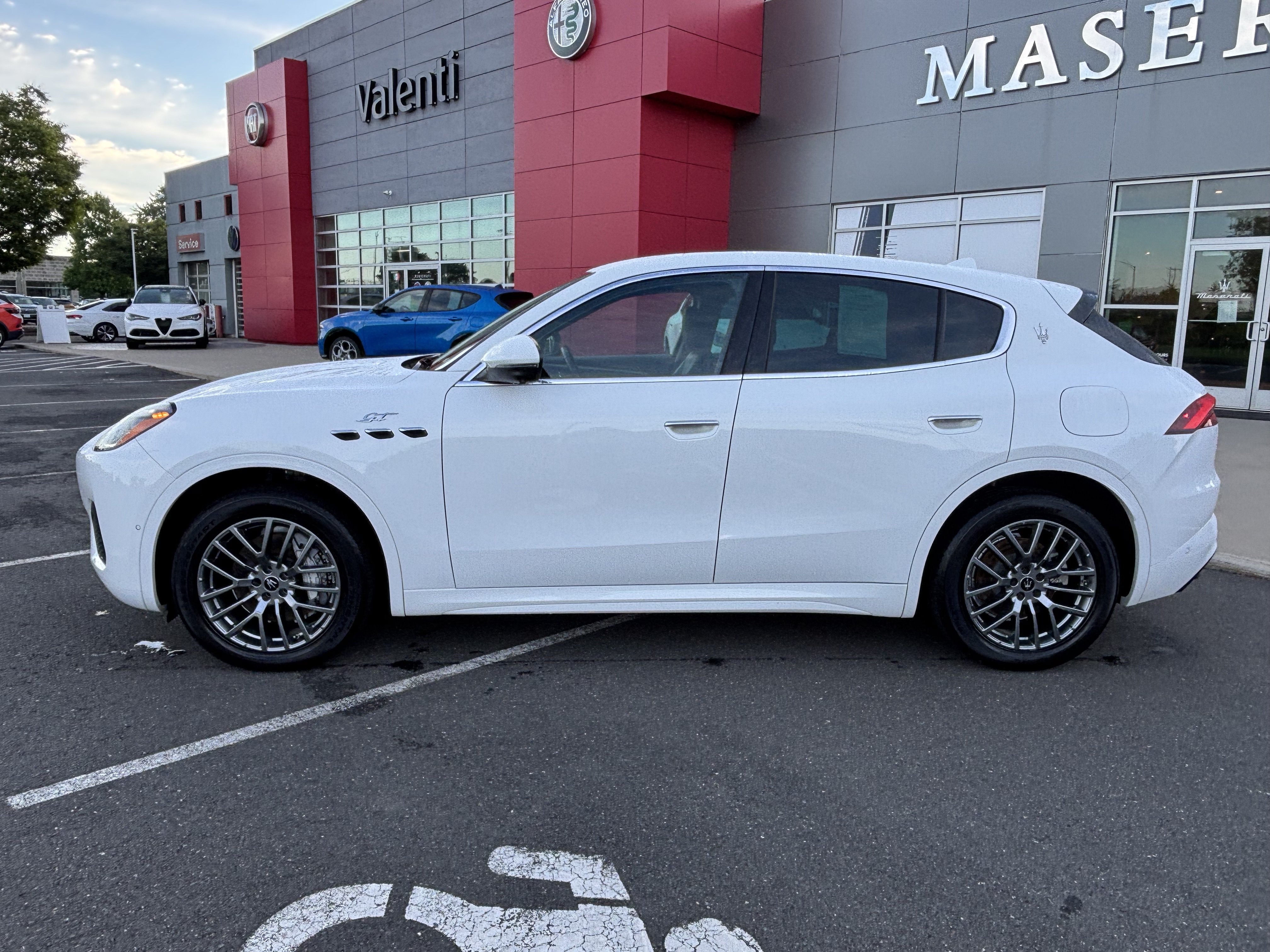 Used 2024 Maserati Grecale GT AWD/4WD image 4