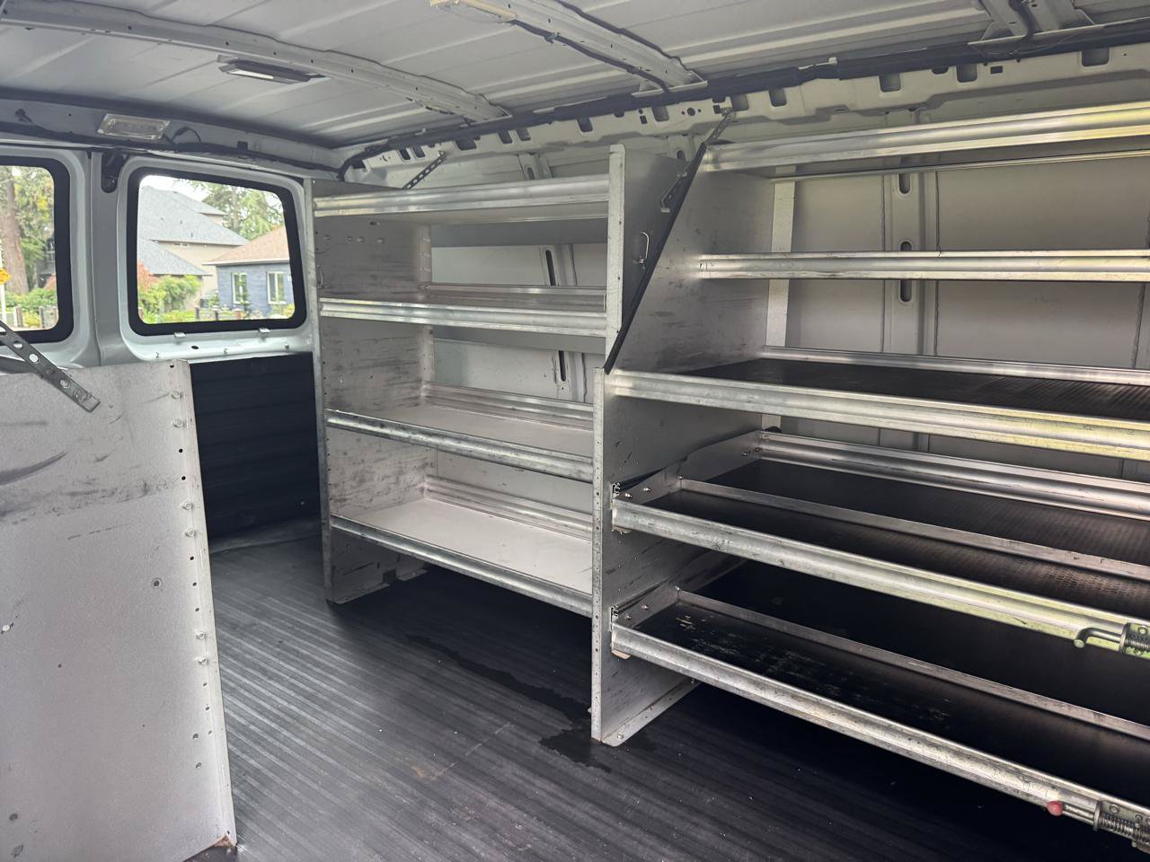 Used 2014 Chevrolet Express 2500 RWD image 21