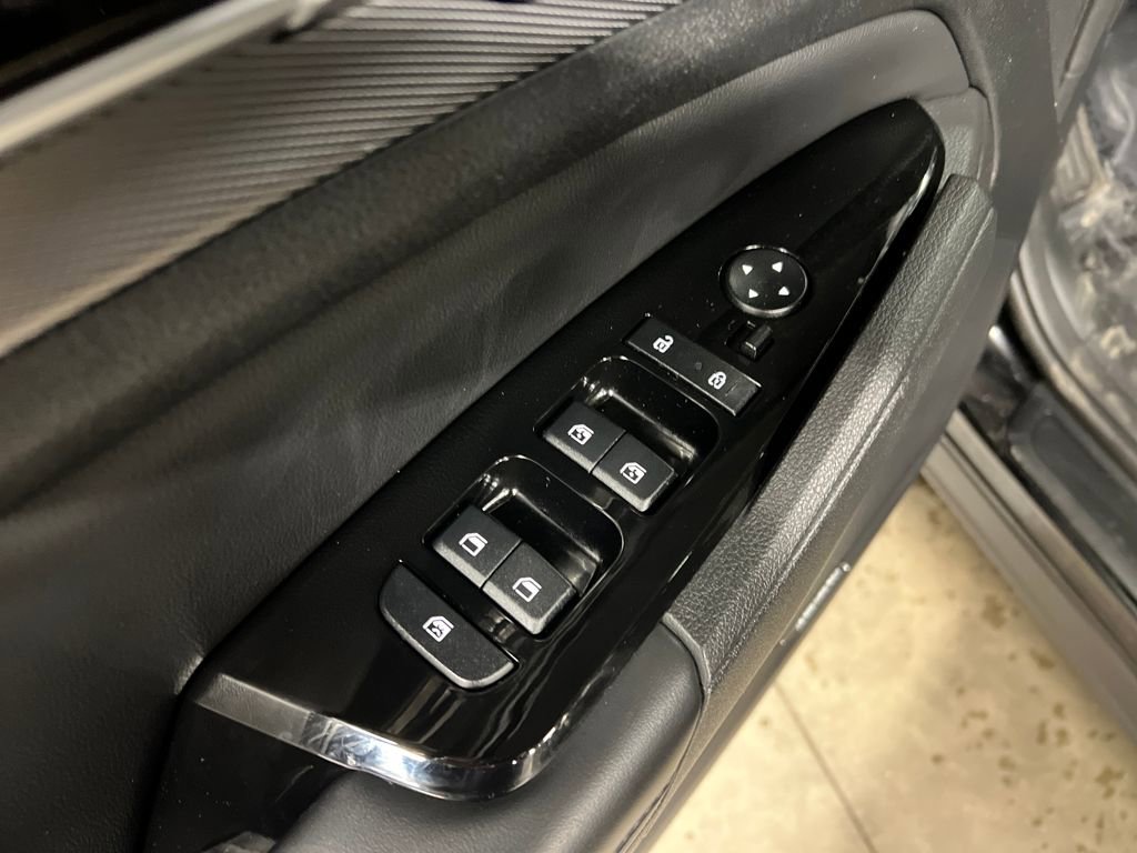 Used 2023 Kia Sportage SX image 16