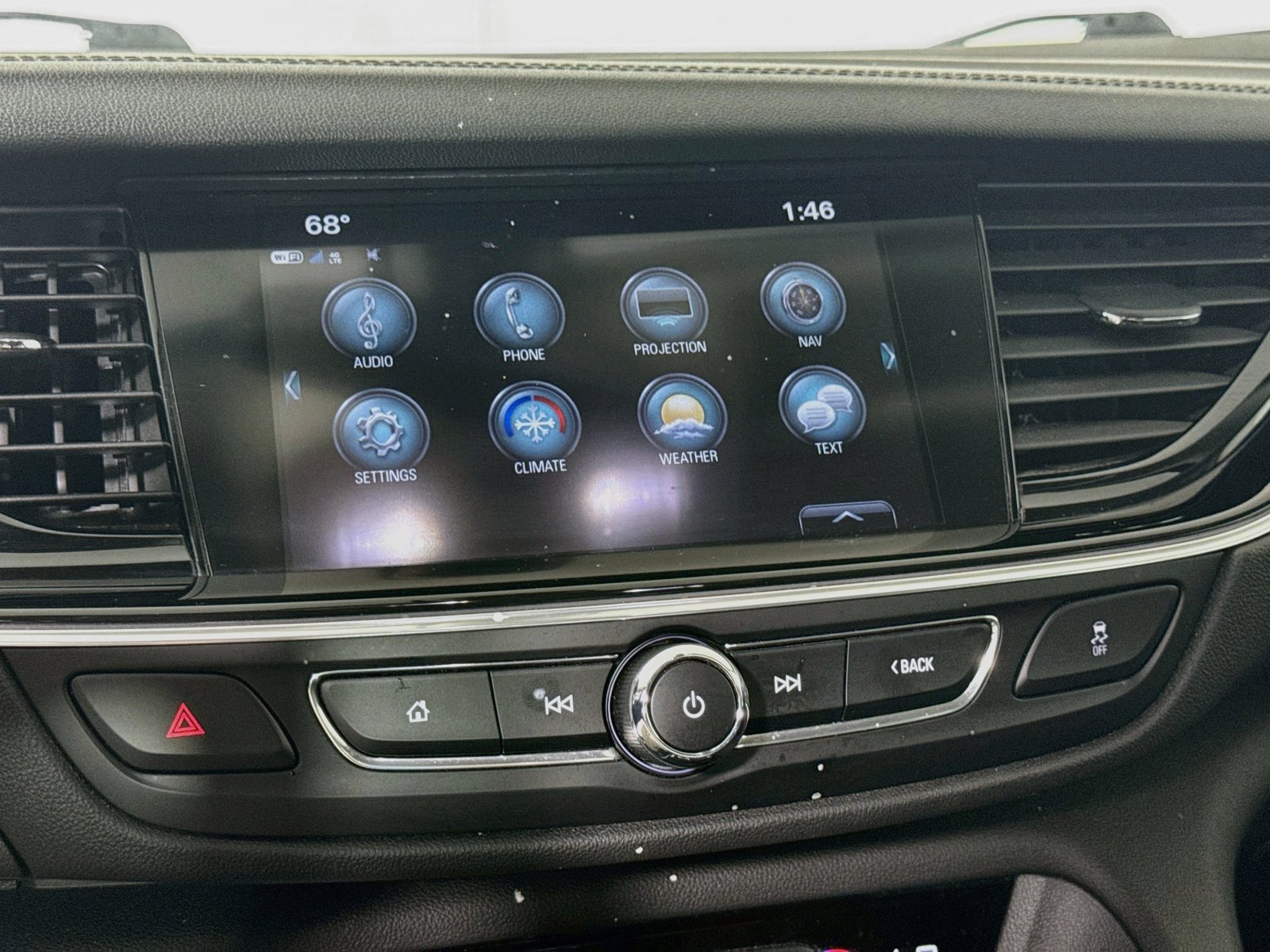 Used 2018 Buick Regal Essence w/ Sights and Sounds Package AWD/4WD image 16
