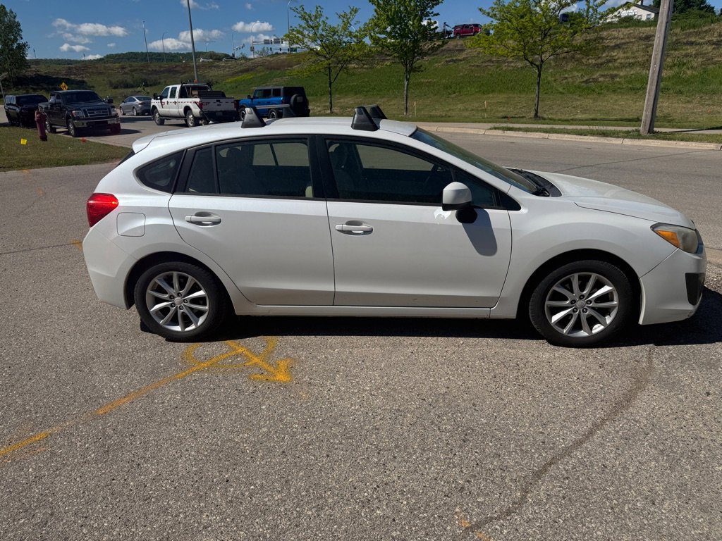 Used 2013 Subaru Impreza 2.0i Premium AWD/4WD image 4