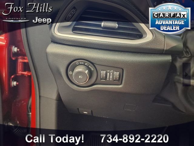 New 2025 Chrysler Pacifica Select w/ Fav Edition Package image 16