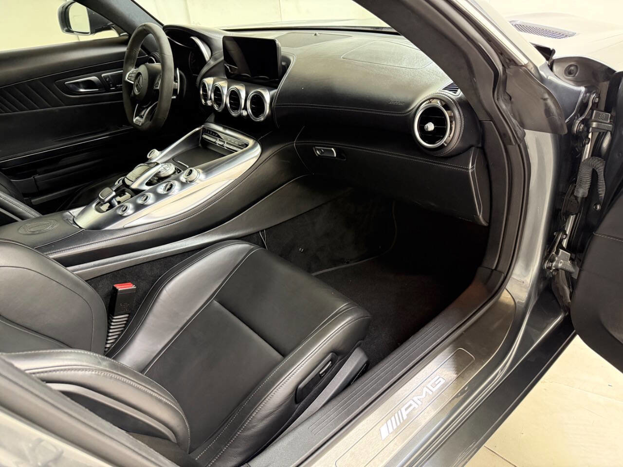 Used 2016 Mercedes-Benz AMG GT S image 23