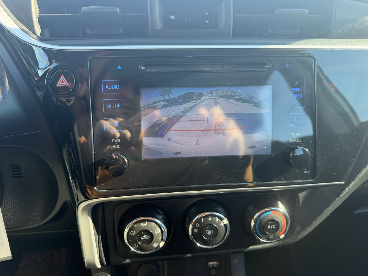 Used 2018 Toyota Corolla L image 17