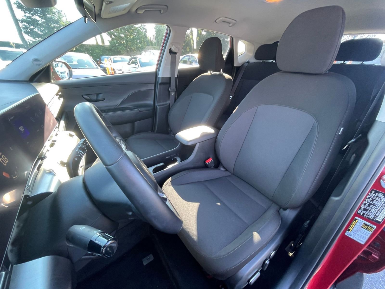 Used 2025 Hyundai Kona SEL image 31