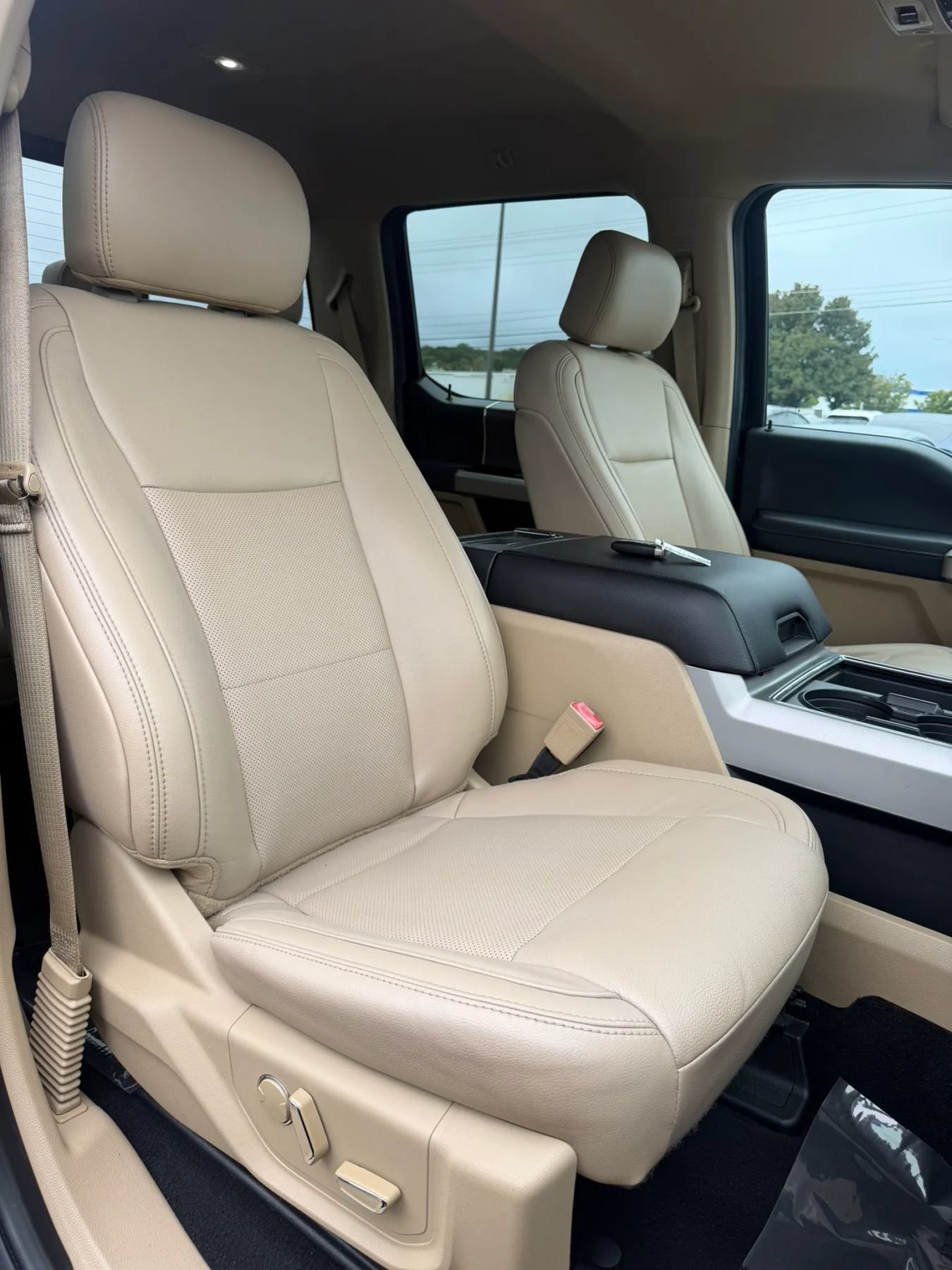 Used 2019 Ford F250 Lariat w/ Lariat Ultimate Package AWD/4WD image 21