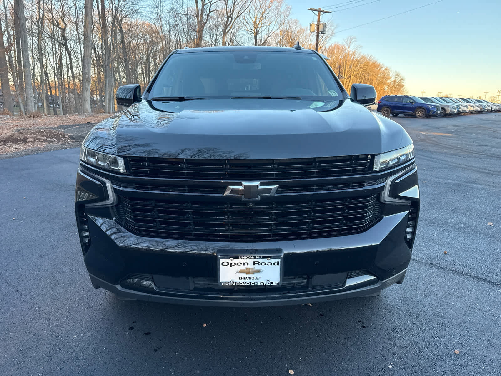 Used 2024 Chevrolet Suburban RST w/ Luxury Package image 2