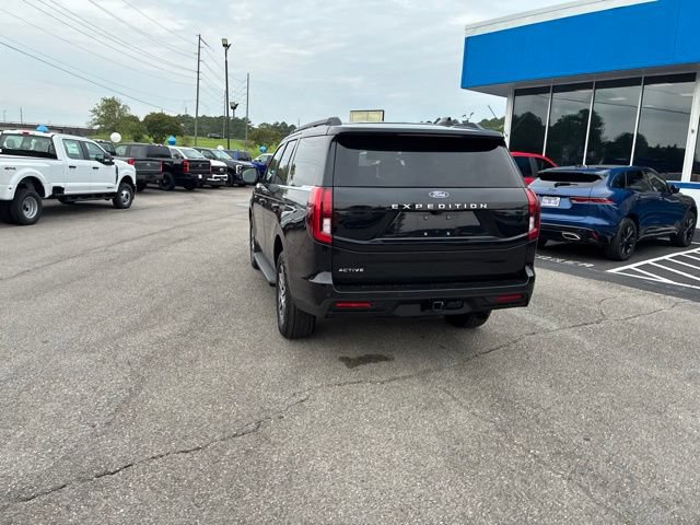 Used 2025 Ford Expedition Active AWD/4WD image 26