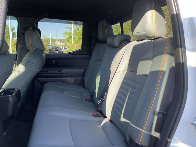 Used 2025 Toyota Tacoma Trailhunter AWD/4WD image 17