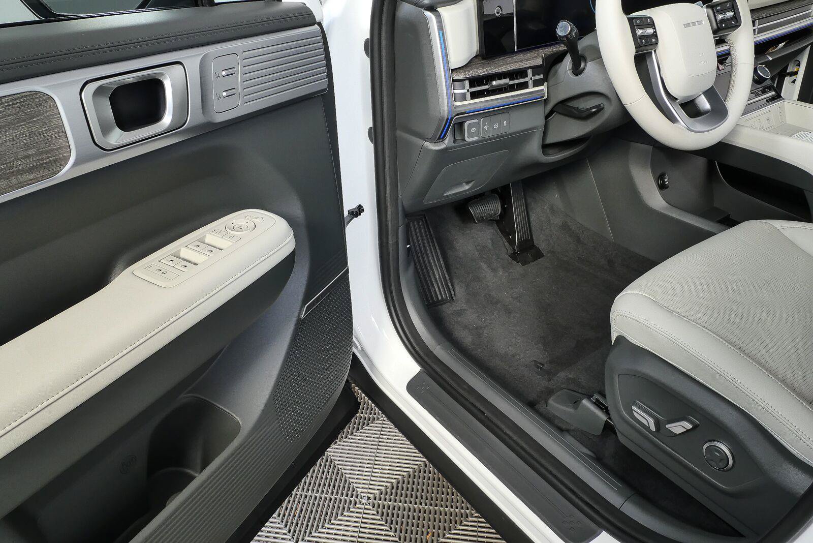 New 2026 Hyundai Santa Fe Limited AWD/4WD image 8