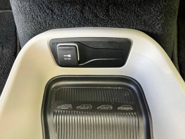 Used 2023 Chrysler Pacifica Touring-L FWD image 45