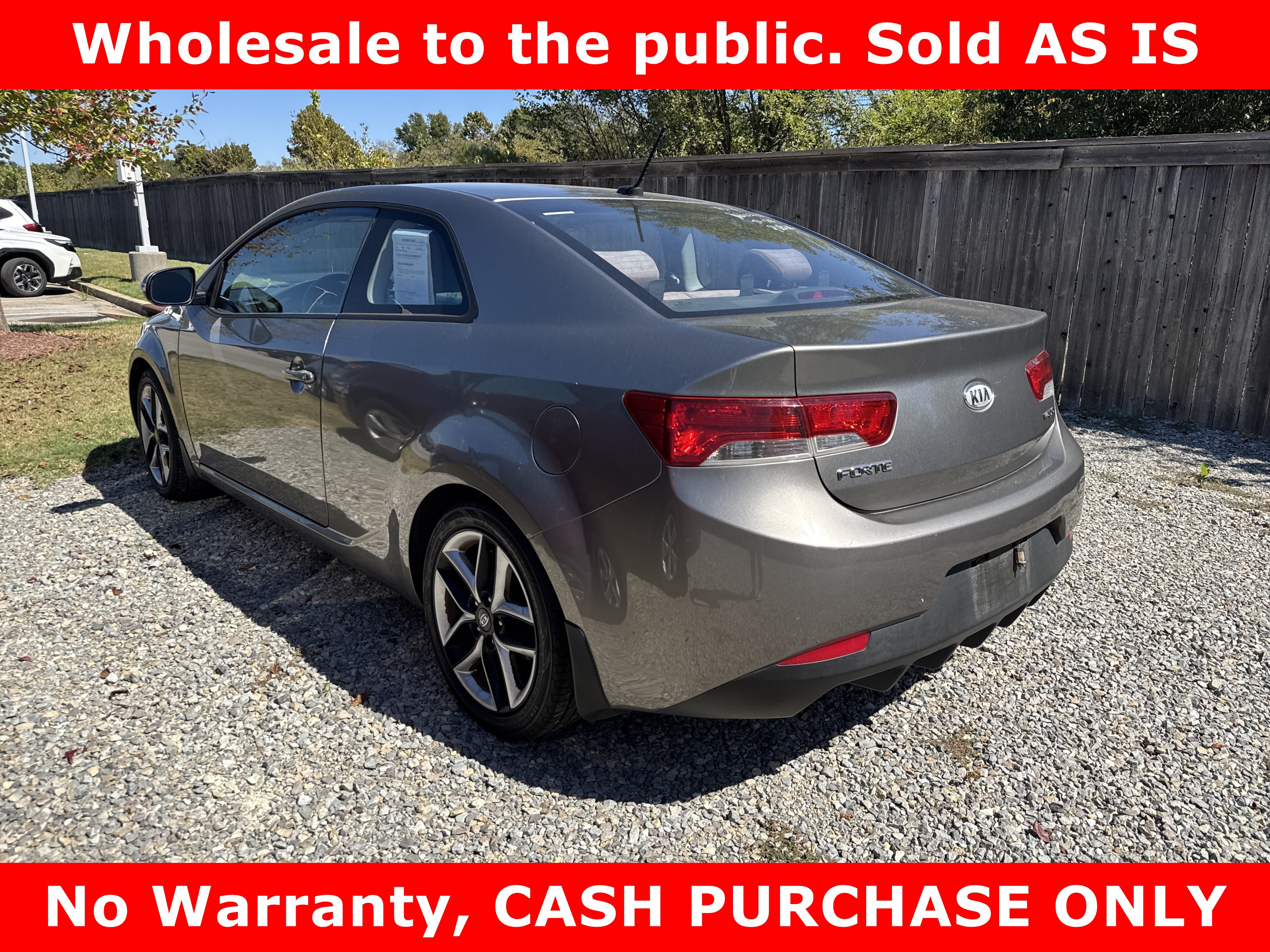 Used 2010 Kia Forte Koup SX FWD image 5