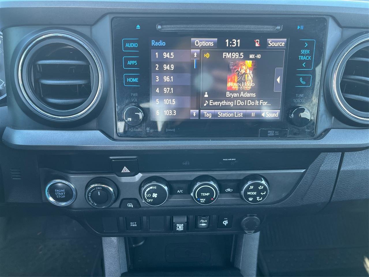 Used 2019 Toyota Tacoma TRD Sport image 14