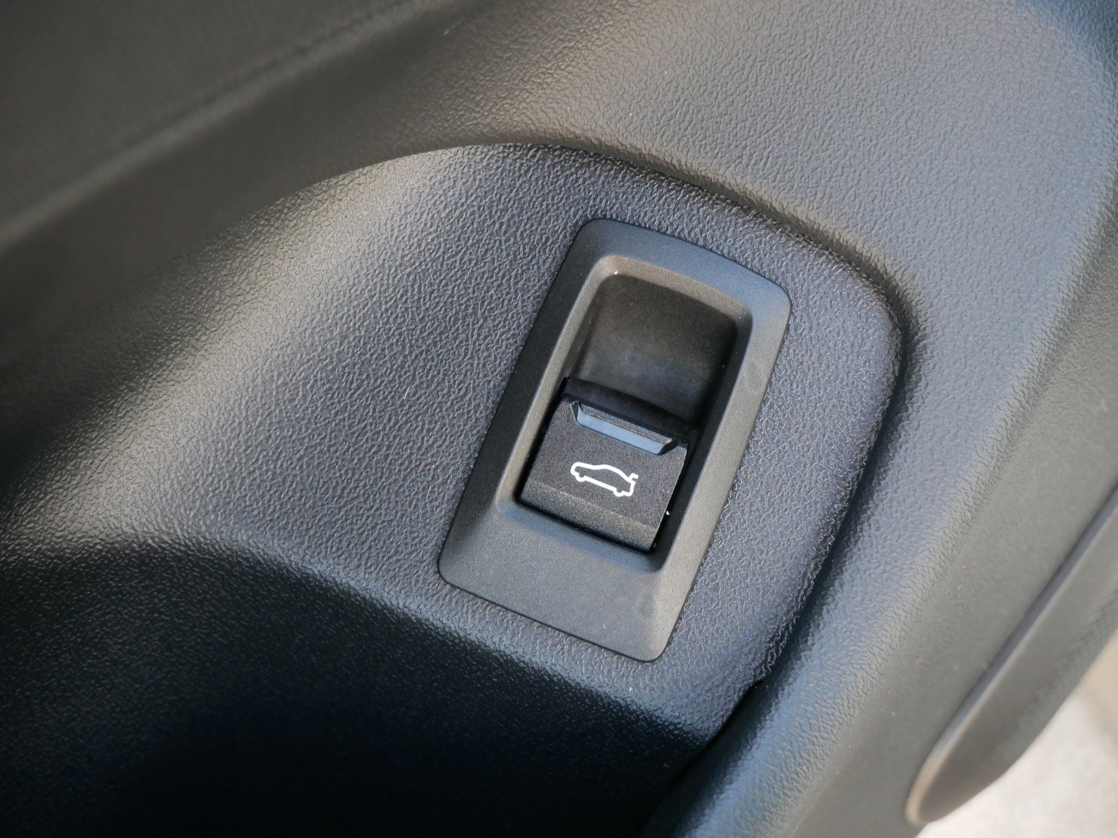 Used 2024 BMW i5 eDrive40i w/ Premium Package image 17